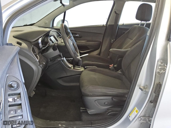 2017 Chevrolet Trax LS with VIN 3GNCJKSB6HL230622, listed as a Copart auction lot 48352465 with 151,448 mi miles and Clean Title. Bid and sale history available at carsss.com. Image 7.