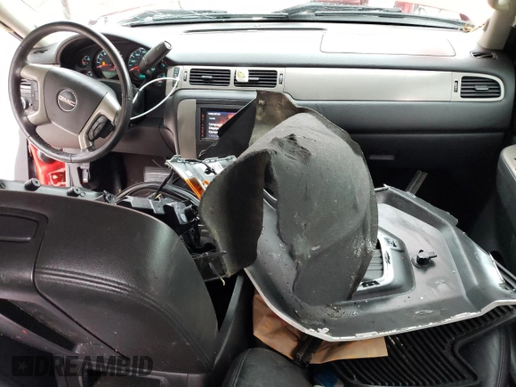 2013 GMC Sierra 1500 SLT z VIN 1GTR2WE7XDZ203277, wystawiony jako Copart lot #43795385 z przebiegiem 117 802 mil mil oraz Szkoda całkowita • Salvage title. Historia ofert i sprzedaży dostępna na DreamBid. Obrazek 8.