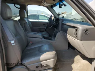 2004 GMC Yukon SLT with VIN 1GKEK13Z34J235318, listed as a Copart auction lot 74971334 with 189,771 mi miles and Salvage Title. Bid and sale history available at carsss.com. Image 7.
