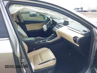 2017 Lexus NX 200t z VIN JTJYARBZ7H2051282, wystawiony jako IAAI lot #41332442 z przebiegiem 84 153 mil mil oraz . Historia ofert i sprzedaży dostępna na DreamBid. Obrazek 5.