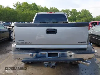 2004 GMC Sierra 2500HD with VIN 1GTHK23194F136501, listed as a IAAI auction lot 42204491 with 226,947 mi miles and . Bid and sale history available at DreamBid. Image 17.