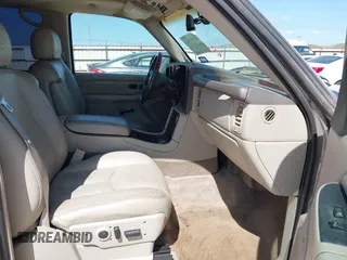 2005 Cadillac Escalade with VIN 1GYEK63NX5R141147, listed as a IAAI auction lot 42518716 with 231,540 mi miles and . Bid and sale history available at DreamBid. Image 5.