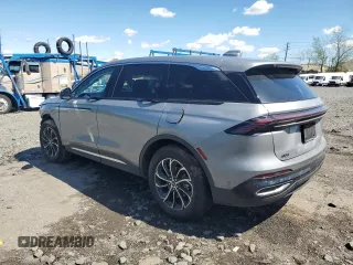 2024 Lincoln Nautilus Premiere z VIN 5LMPJ8JA2RJ839889, wystawiony jako Copart lot #55342425 z przebiegiem 7 739 mil mil oraz Szkoda całkowita • Salvage title. Historia ofert i sprzedaży dostępna na DreamBid. Obrazek 2.