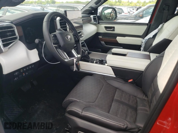 2022 Toyota Tundra Capstone Hybrid z VIN 5TFVC5DB7NX009329, wystawiony jako Copart lot #36216833 z przebiegiem 3 226 mil mil oraz . Historia ofert i sprzedaży dostępna na DreamBid. Obrazek 7.
