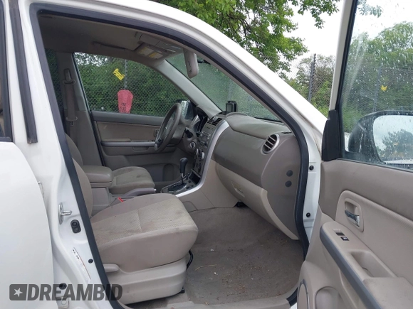 2011 Suzuki Grand Vitara Premium with VIN JS3TD0D21B4103177, listed as a IAAI auction lot 42519960 with 140,160 mi miles and . Bid and sale history available at DreamBid. Image 5.