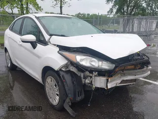2016 Ford Fiesta S z VIN 3FADP4AJ1GM205836, wystawiony jako IAAI lot #42267013 z przebiegiem 96 778 mil mil oraz . Historia ofert i sprzedaży dostępna na DreamBid. Obrazek 1.