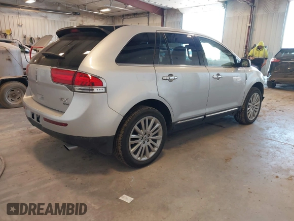 2012 Lincoln MKX z VIN 2LMDJ8JK6CBL06779, wystawiony jako IAAI lot #42211295 z przebiegiem 176 165 mil mil oraz . Historia ofert i sprzedaży dostępna na DreamBid. Obrazek 4.