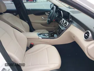 2019 Mercedes-Benz C 300 с VIN 55SWF8DB7KU299640, выставлен на аукционе IAAI как лот 41929870 с пробегом 61 130 миль миль и . История ставок и продаж доступна на DreamBid. Изображение 5.
