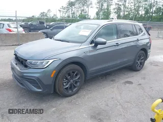 2024 Volkswagen Tiguan SE with VIN 3VV3B7AX8RM134486, listed as a IAAI auction lot 42095457 with 21,295 mi miles and . Bid and sale history available at DreamBid. Image 2.