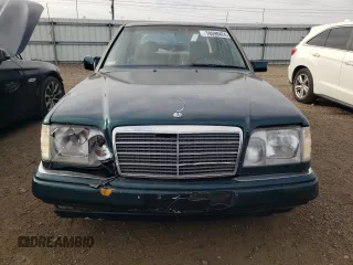 1995 Mercedes-Benz E Class with VIN WDBEA32E7SC235086, listed as a Copart auction lot 78590424 with 117,069 mi miles and Salvage Title. Bid and sale history available at carsss.com. Image 5.