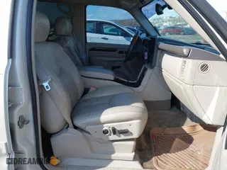2004 Cadillac Escalade ESV with VIN 3GYFK66N54G241641, listed as a IAAI auction lot 41592387 with 1 mi miles. Bid and sale history available at carsss.com. Image 5.