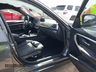 2018 BMW 3 Series 330i z VIN WBA8B9C54JEE81206, wystawiony jako IAAI lot #42251897 z przebiegiem Nie podano mil oraz . Historia ofert i sprzedaży dostępna na DreamBid. Obrazek 5.