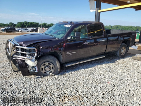 2008 GMC Sierra 2500HD SLT with VIN 1GTHK23638F158477, listed as a Copart auction lot 55739035 with 288,960 mi miles and Salvage title. Bid and sale history available at DreamBid. Image 1.