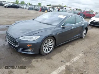 2016 Tesla Model S 90D with VIN 5YJSA1E27GF129824, listed as a IAAI auction lot 42058080 with 113,171 mi miles and . Bid and sale history available at DreamBid. Image 18.