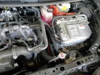 2018 Toyota Prius One z VIN JTDKDTB32J1604733, wystawiony jako Copart lot #68686095 z przebiegiem 53 482 mil mil oraz Szkoda całkowita • Salvage title. Historia ofert i sprzedaży dostępna na DreamBid. Obrazek 13.