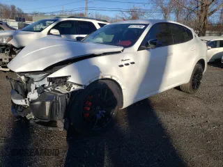 2023 Maserati Levante z VIN ZN661YUM8PX429941, wystawiony jako Copart lot #81779794 z przebiegiem 20 755 mil mil oraz Szkoda całkowita • Salvage title. Historia ofert i sprzedaży dostępna na DreamBid. Obrazek 1.