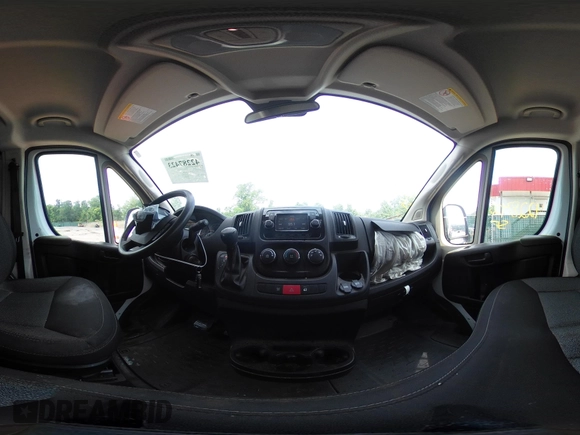 2018 Ram ProMaster Cargo z VIN 3C6TRVDG0JE144400, wystawiony jako IAAI lot #42287423 z przebiegiem 124 891 mil mil oraz . Historia ofert i sprzedaży dostępna na DreamBid. Obrazek 19.