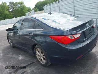 2011 Hyundai Sonata SE with VIN 5NPEC4AC2BH284055, listed as a IAAI auction lot 41921577 with 202,114 mi miles. Bid and sale history available at carsss.com. Image 3.