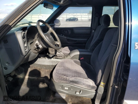 2001 GMC Jimmy SL z VIN 1GKCS13WX12112182, wystawiony jako Copart lot #73460264 z przebiegiem Nie podano mil oraz Nie do naprawy • Non repairable. Historia ofert i sprzedaży dostępna na DreamBid. Obrazek 7.
