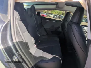 2025 Tesla Model 3 Long Range z VIN 5YJ3E1EA0SF931348, wystawiony jako Copart lot #57074935 z przebiegiem 2 153 mil mil oraz Szkoda całkowita • Salvage title. Historia ofert i sprzedaży dostępna na DreamBid. Obrazek 10.