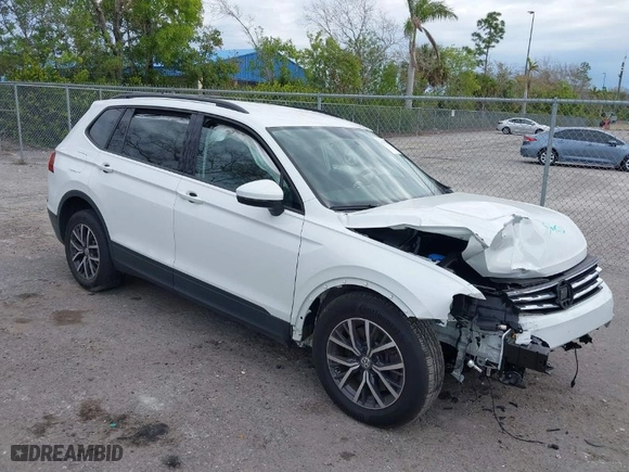 2021 Volkswagen Tiguan S with VIN 3VV1B7AX9MM119690, listed as a IAAI auction lot 41352383 with 27,149 mi miles. Bid and sale history available at carsss.com. Image 1.