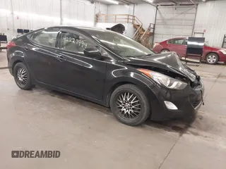 2013 Hyundai Elantra GLS z VIN KMHDH4AE5DU787663, wystawiony jako IAAI lot #42227994 z przebiegiem 102 128 mil mil oraz . Historia ofert i sprzedaży dostępna na DreamBid. Obrazek 1.
