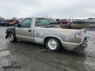 2000 Chevrolet S-10 LS with VIN 1GCCS1447Y8109286, listed as a Copart auction lot 87092494 with 167,214 mi miles and Salvage Title. Bid and sale history available at carsss.com. Image 2.