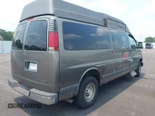 2001 Chevrolet City Express Cargo z VIN 1GBHG39R111196645, wystawiony jako IAAI lot #42415730 z przebiegiem 102 395 mil mil oraz . Historia ofert i sprzedaży dostępna na DreamBid. Obrazek 4.