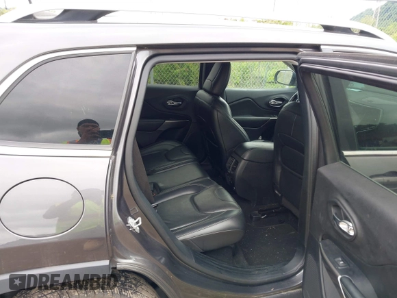 2020 Jeep Cherokee Limited z VIN 1C4PJMDN2LD604705, wystawiony jako IAAI lot #42372155 z przebiegiem 85 937 mil mil oraz . Historia ofert i sprzedaży dostępna na DreamBid. Obrazek 8.