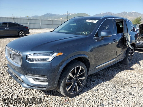 2021 Volvo XC90 Inscription Expression with VIN YV4BR00K8M1733412, listed as a Copart auction lot 53778423 with 32,363 mi miles. Bid and sale history available at carsss.com. Image 1.
