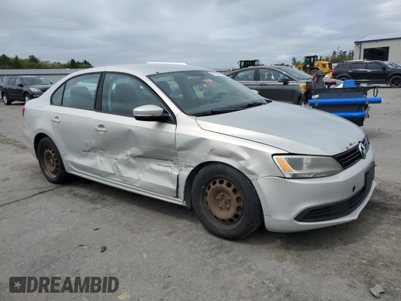 2011 Volkswagen Jetta SE z VIN 3VWDZ7AJ1BM028913, wystawiony jako Copart lot #57152875 z przebiegiem 238 844 mil mil oraz Szkoda całkowita • Salvage title. Historia ofert i sprzedaży dostępna na DreamBid. Obrazek 4.