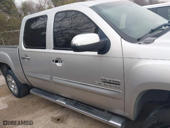 2011 GMC Sierra 1500 SLE with VIN 3GTP1VE05BG313366, listed as a IAAI auction lot 41746984 with 236,136 mi miles. Bid and sale history available at carsss.com. Image 13.