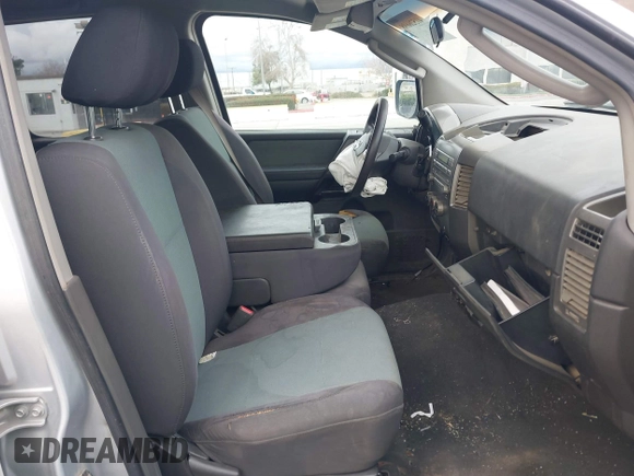2005 Nissan Titan SE with VIN 1N6AA07B85N572434, listed as a IAAI auction lot 41526698 with 201,138 mi miles. Bid and sale history available at carsss.com. Image 5.