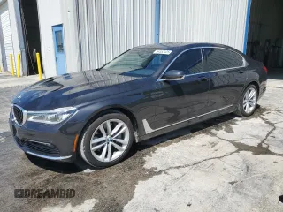 2018 BMW 7 Series ALPINA B7 xDrive z VIN WBA7F2C53JG423757, wystawiony jako Copart lot #54552425 z przebiegiem 126 056 mil mil oraz Szkoda całkowita • Salvage title. Historia ofert i sprzedaży dostępna na DreamBid. Obrazek 1.