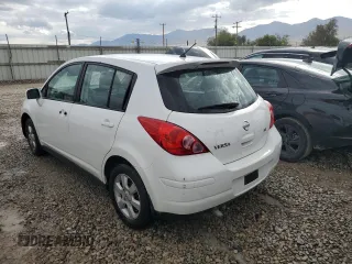 2009 Nissan Versa S z VIN 3N1BC13E89L383363, wystawiony jako Copart lot #72003164 z przebiegiem 104 953 mil mil oraz Szkoda całkowita • Salvage title. Historia ofert i sprzedaży dostępna na DreamBid. Obrazek 2.