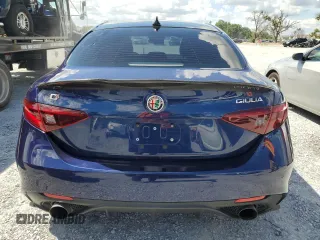 2018 Alfa Romeo Giulia with VIN ZARFAEDN9J7564125, listed as a Copart auction lot 61199245 with 89,922 mi miles and Clean title. Bid and sale history available at DreamBid. Image 6.