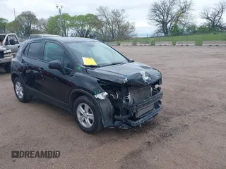2021 Chevrolet Trax LS z VIN KL7CJKSB1MB309813, wystawiony jako IAAI lot #42166570 z przebiegiem 73 482 mil mil oraz . Historia ofert i sprzedaży dostępna na DreamBid. Obrazek 1.