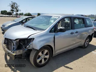2012 Toyota Sienna z VIN 5TDZK3DC5CS200137, wystawiony jako Copart lot #59992945 z przebiegiem 90 183 mil mil oraz Szkoda całkowita • Salvage title. Historia ofert i sprzedaży dostępna na DreamBid. Obrazek 1.