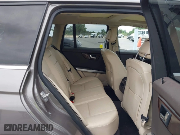 2014 Mercedes-Benz GLK 350 with VIN WDCGG5HB0EG326077, listed as a IAAI auction lot 42041401 with 122,087 mi miles and . Bid and sale history available at DreamBid. Image 8.