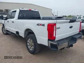 2024 Ford Super Duty F-250 SRW XL with VIN 1FT7W2BT3RED89605, listed as a IAAI auction lot 41890450 with 34,278 mi miles. Bid and sale history available at carsss.com. Image 3.
