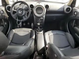 2012 MINI Countryman S with VIN WMWZC5C5XCWM14551, listed as a Copart auction lot 57329265 with 140,814 mi miles and Clean Title. Bid and sale history available at DreamBid. Image 8.