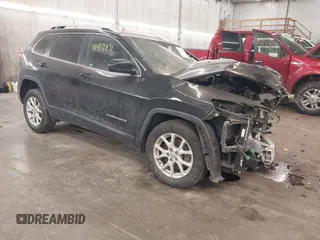2018 Jeep Cherokee Latitude z VIN 1C4PJMCB9JD572453, wystawiony jako IAAI lot #41471831 z przebiegiem 68 634 mil mil oraz . Historia ofert i sprzedaży dostępna na DreamBid. Obrazek 1.