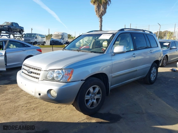 2002 Toyota Highlander with VIN JTEGF21A020069687, listed as a IAAI auction lot 38327598 with 178,401 mi miles. Bid and sale history available at carsss.com. Image 18.
