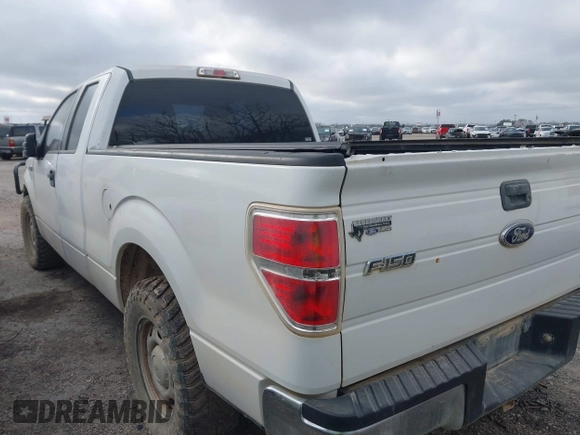 2014 Ford F-150 XL with VIN 1FTFX1CF6EKG22786, listed as a IAAI auction lot 41633180 with 114,966 mi miles. Bid and sale history available at carsss.com. Image 3.