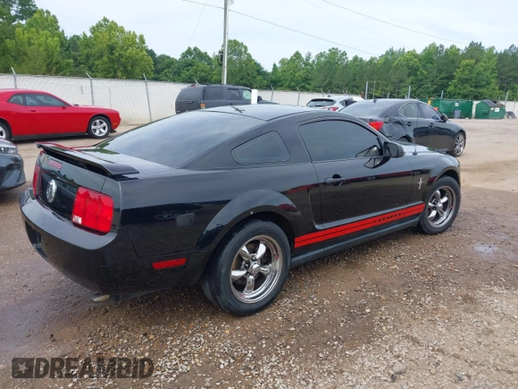 2006 Ford Mustang Standard with VIN 1ZVFT80N965157675, listed as a IAAI auction lot 42472331 with 153,220 mi miles and . Bid and sale history available at DreamBid. Image 4.