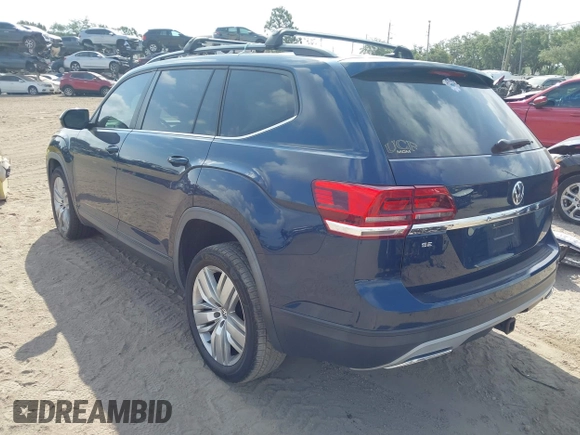 2020 Volkswagen Atlas SE z VIN 1V2WR2CA8LC503891, wystawiony jako IAAI lot #42350826 z przebiegiem 88 306 mil mil oraz . Historia ofert i sprzedaży dostępna na DreamBid. Obrazek 3.