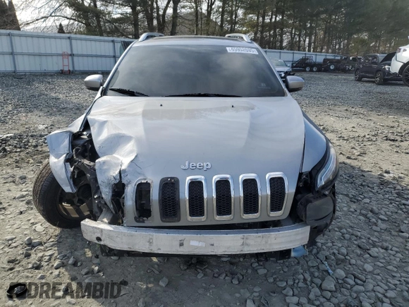 2014 Jeep Cherokee Limited with VIN 1C4PJLDS4EW172769, listed as a Copart auction lot 45952695 with 200,446 mi miles and Salvage Title. Bid and sale history available at DreamBid. Image 5.