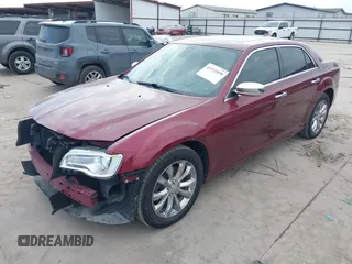 2019 Chrysler 300 Limited with VIN 2C3CCAKG4KH586497, listed as a IAAI auction lot 41511850 with 55,479 mi miles. Bid and sale history available at carsss.com. Image 18.