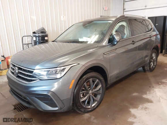 2022 Volkswagen Tiguan SE with VIN 3VV2B7AX5NM165068, listed as a IAAI auction lot 41520963 with 24,829 mi miles. Bid and sale history available at carsss.com. Image 17.