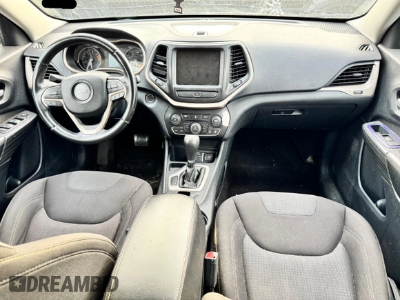 2017 Jeep Cherokee Latitude with VIN 1C4PJLCB4HW508135, listed as a Copart auction lot 60176365 with 149,702 mi miles and Clean title. Bid and sale history available at DreamBid. Image 9.